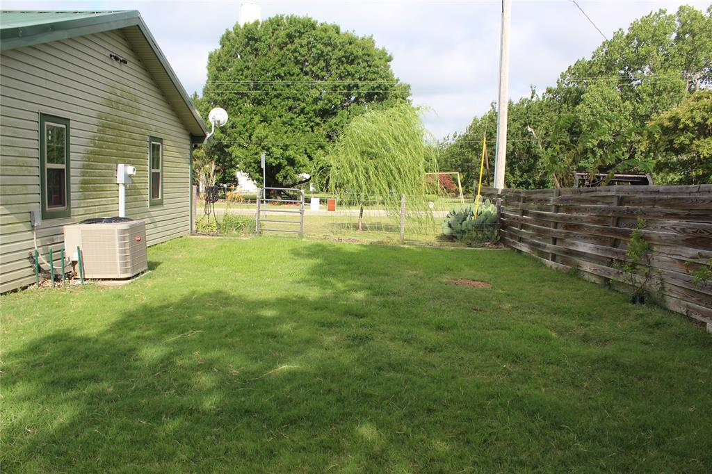 402 Cleveland Street Bailey, TX 75452 - Photo 16 of 17 View of yard