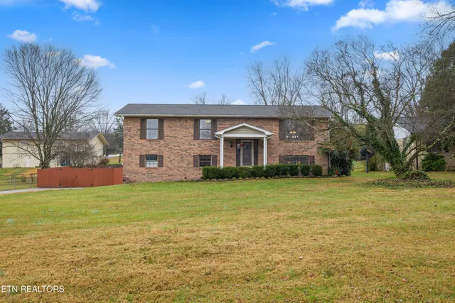 $385,000 | 1212 Hoss Road, Powell, TN 37849