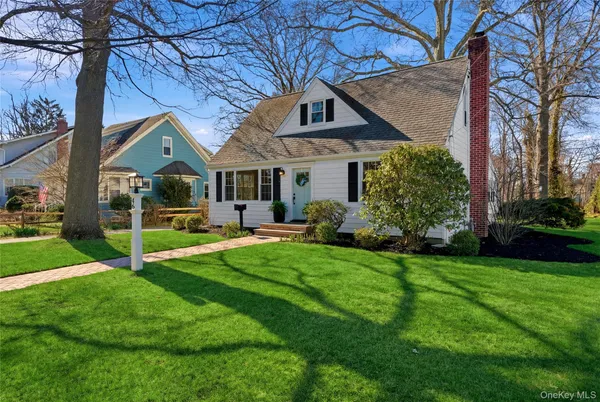 $725,000 | 46 South Ireland Place, Amityville, NY 11701