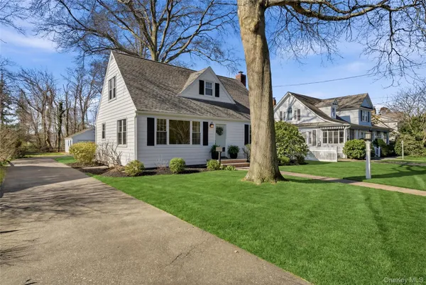 $725,000 | 46 South Ireland Place, Amityville, NY 11701