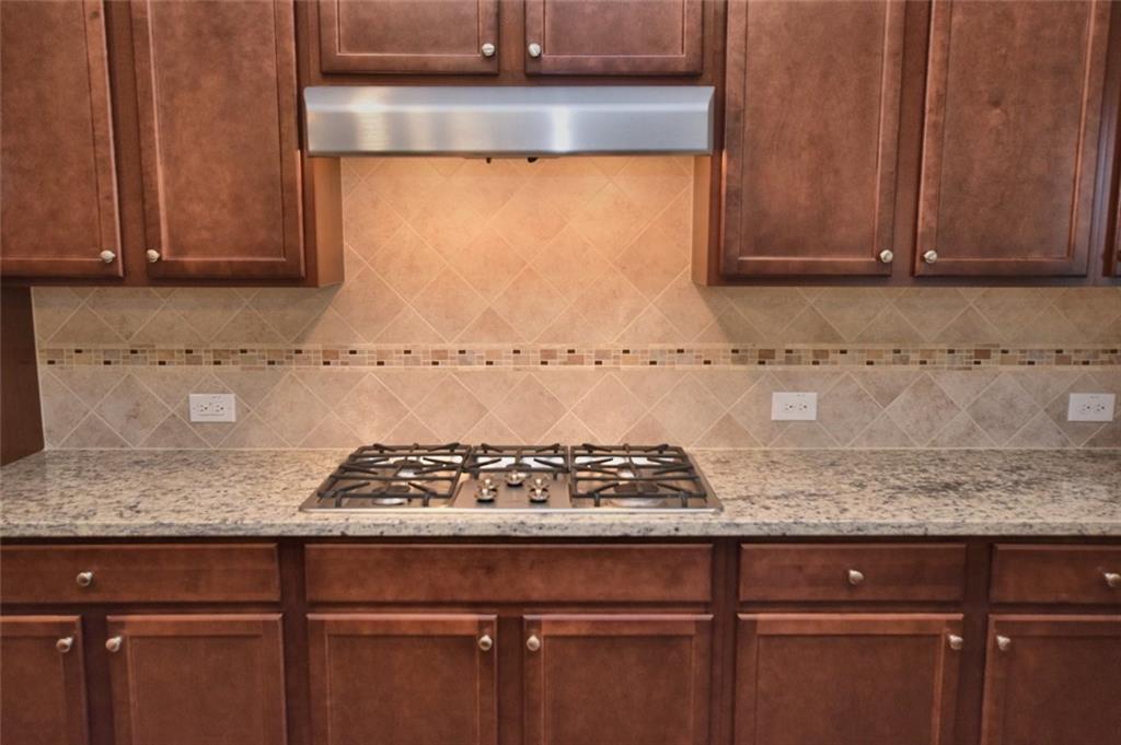 930 Reserve Point Place Suwanee, GA 30024 - Photo 4 of 29