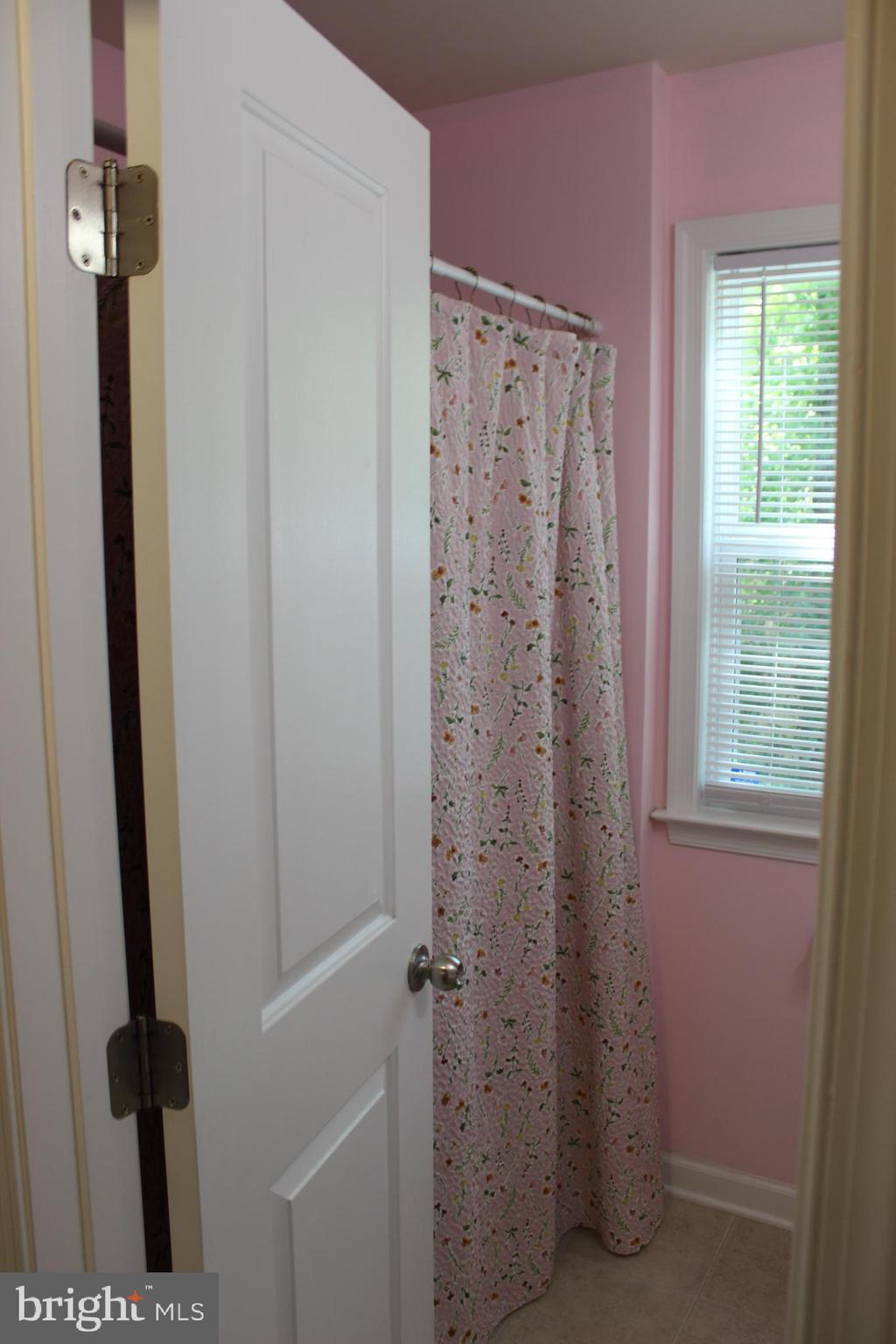 48 Rustic Lane Colonial Beach, VA 22443 - Photo 10 of 29 a bathroom with a shower