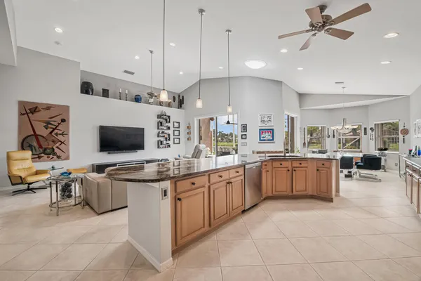 $575,000 | 8417 Grand Messina Circle, Boynton Beach, FL 33472