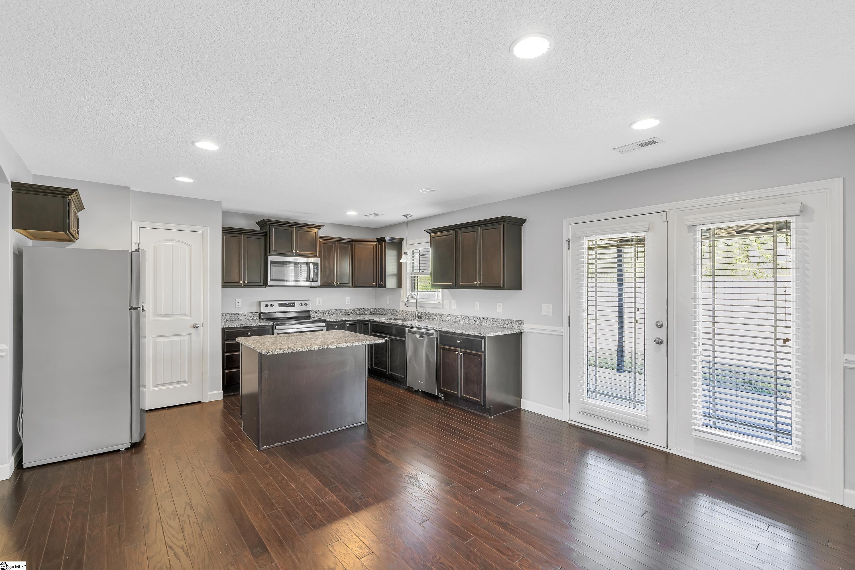 721 Maya Street Boiling Springs, SC 29316 - Photo 5 of 25 Gallery Image 5