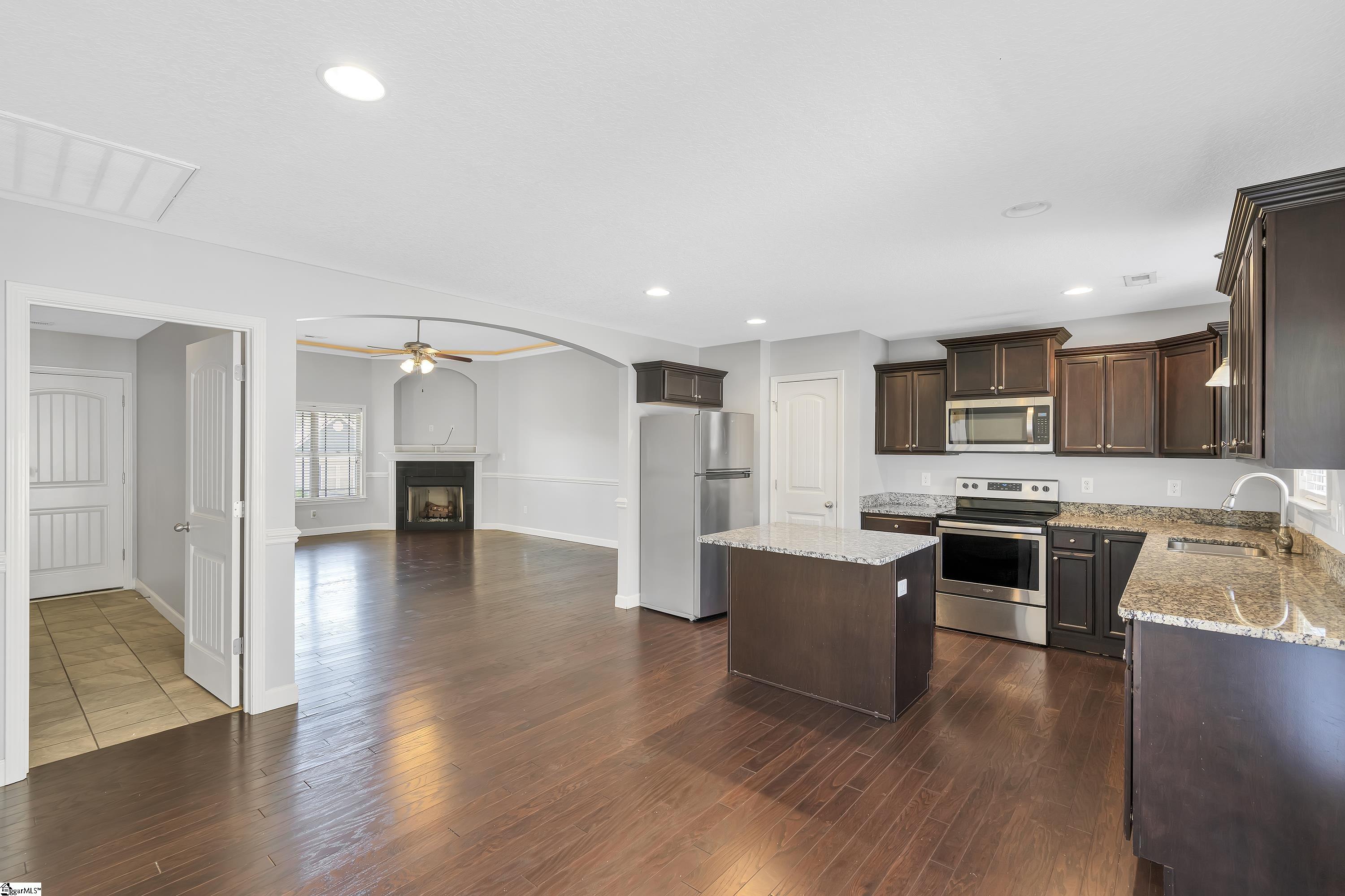 721 Maya Street Boiling Springs, SC 29316 - Photo 6 of 25 Gallery Image 6