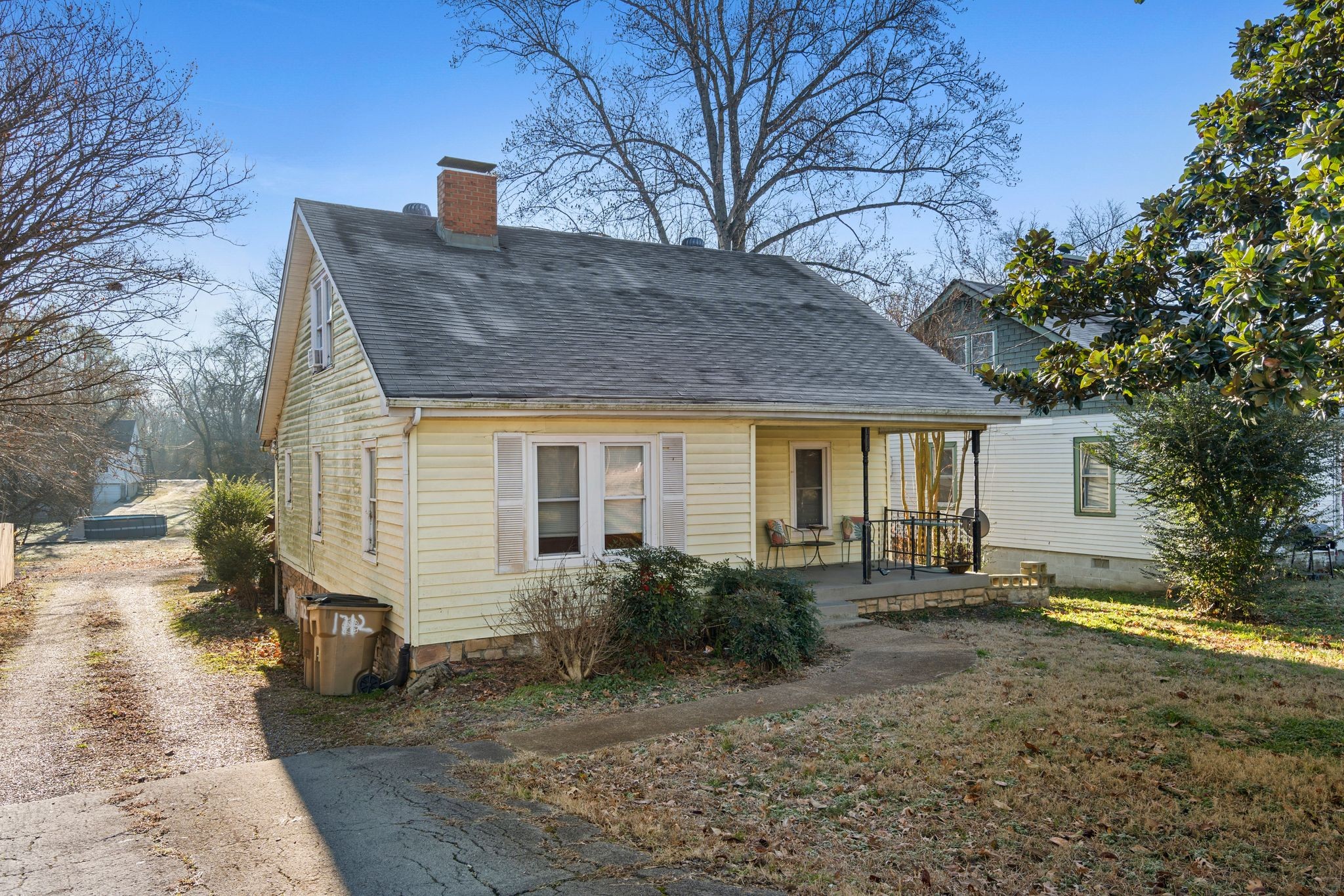 1712 County Hospital Road Nashville, TN 37218 - Photo 3 of 31 a view of a house with a patio