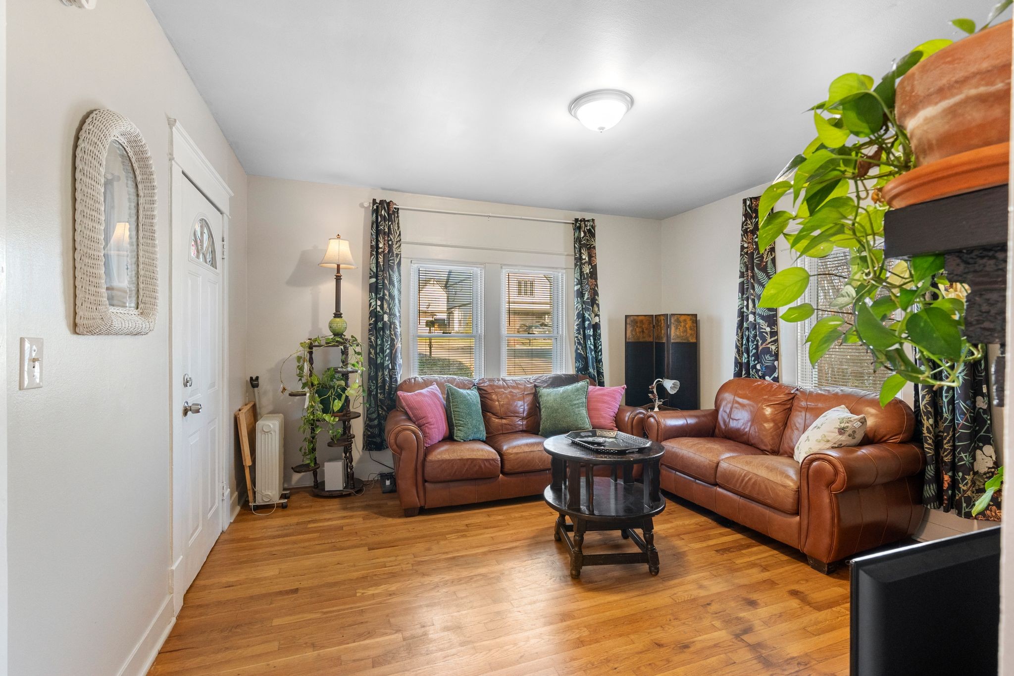 1712 County Hospital Road Nashville, TN 37218 - Photo 6 of 31 a living room with furniture and a fireplace