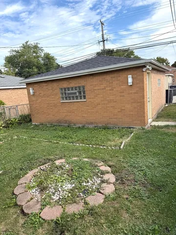 a view of a backyard with plants