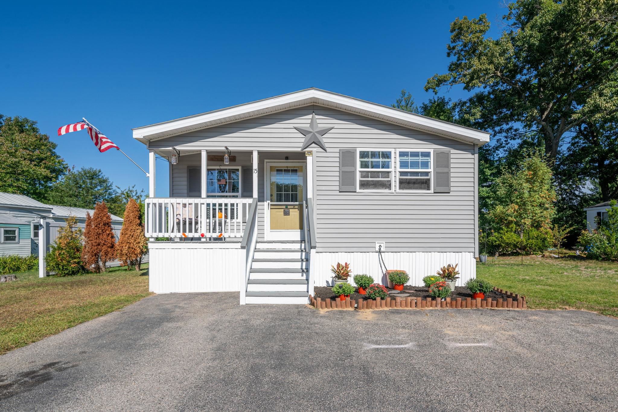 15 West Lane Rochester, NH 03867 - Photo 1 of 35