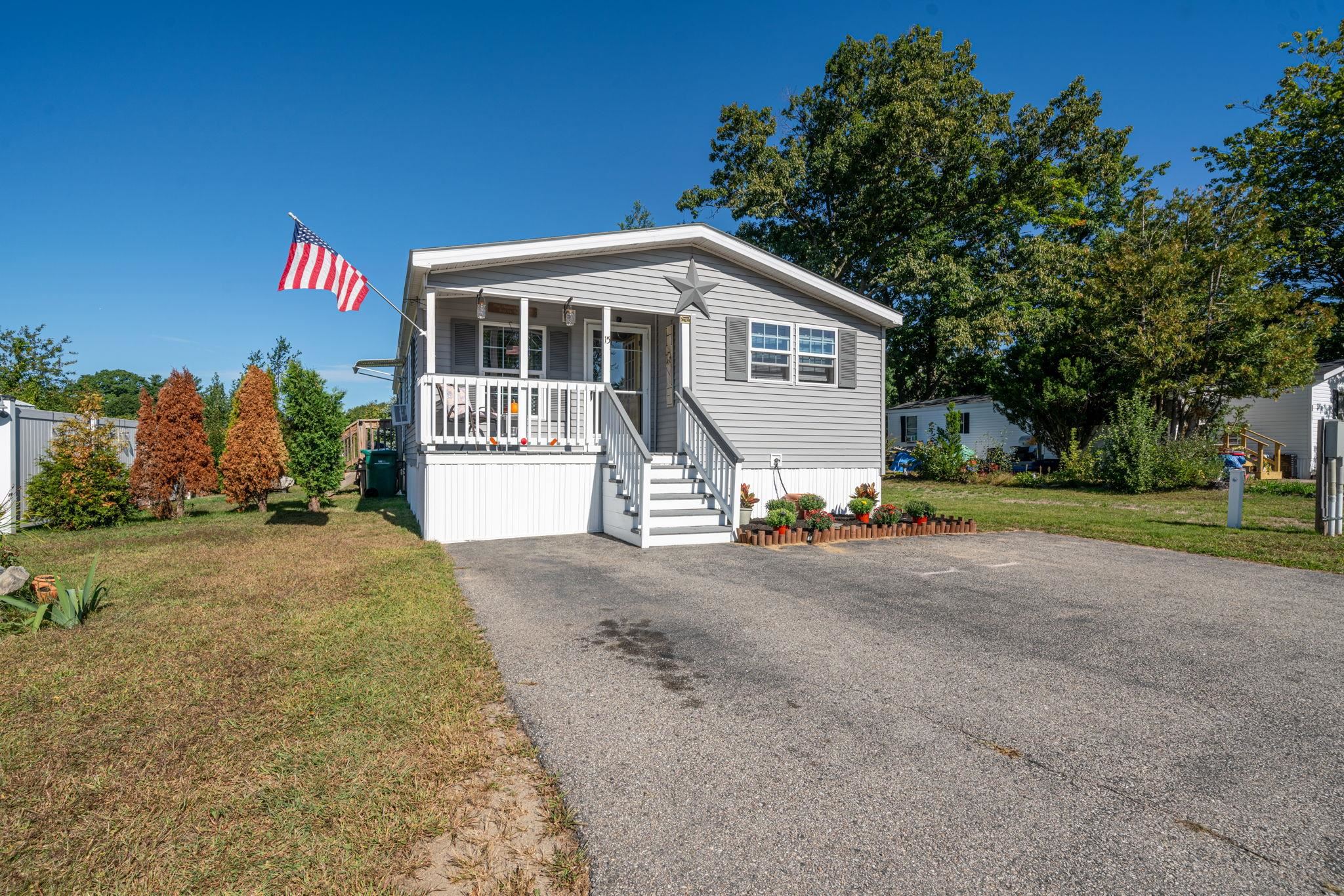 15 West Lane Rochester, NH 03867 - Photo 2 of 35