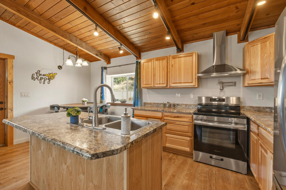 4811 Wocus Road Klamath Falls, OR 97601 - Photo 14 of 44 4811WocusRd-9