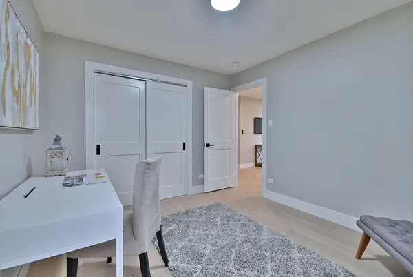 $695,000 | 656 Comstock Avenue, Elmhurst, IL 60126