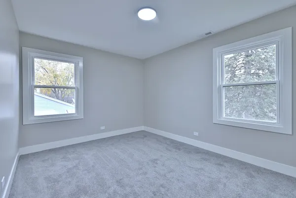 $695,000 | 656 Comstock Avenue, Elmhurst, IL 60126