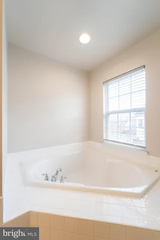 $2,600 | 1002 Hoke Lane, Fredericksburg, VA 22401