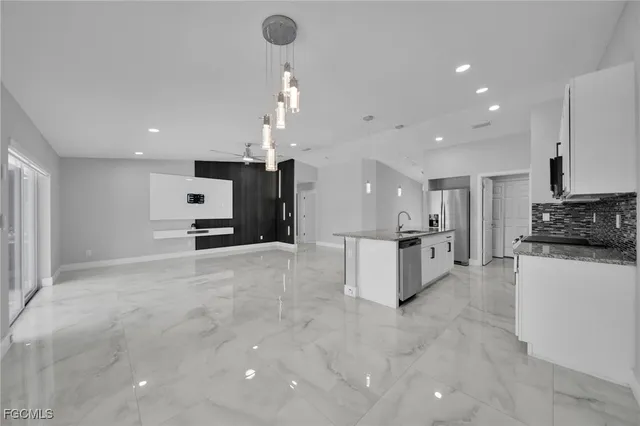 $2,300 | 3095 Northwest 4th Place, Cape Coral, FL 33993