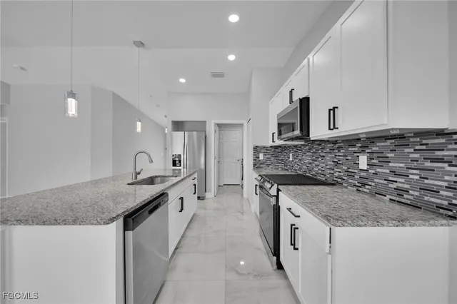 $2,300 | 3095 Northwest 4th Place, Cape Coral, FL 33993