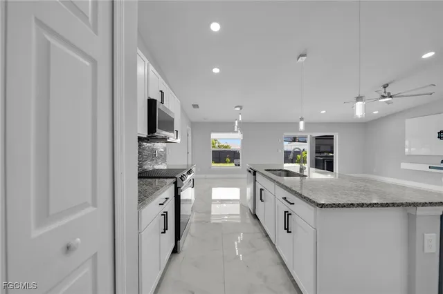 $2,300 | 3095 Northwest 4th Place, Cape Coral, FL 33993