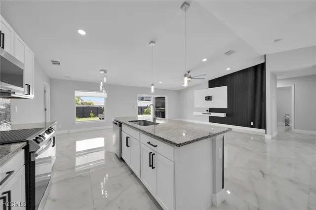 $2,300 | 3095 Northwest 4th Place, Cape Coral, FL 33993