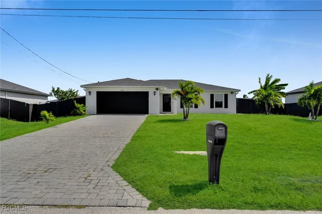 $2,300 | 3095 Northwest 4th Place, Cape Coral, FL 33993