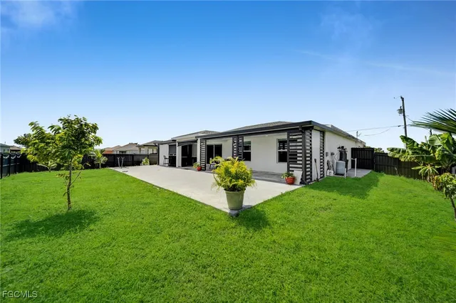 $2,300 | 3095 Northwest 4th Place, Cape Coral, FL 33993