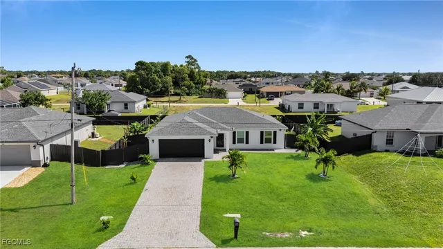 $2,300 | 3095 Northwest 4th Place, Cape Coral, FL 33993