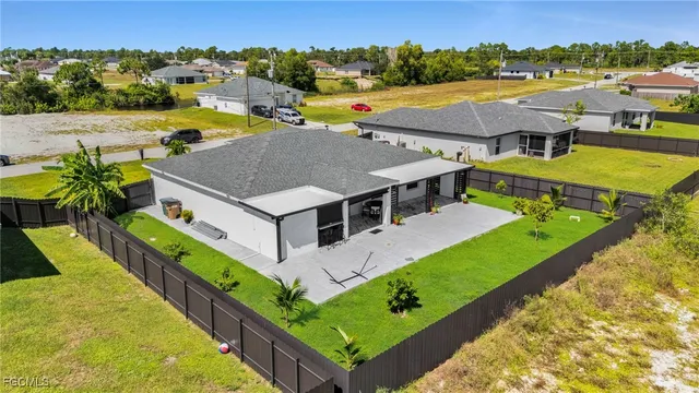 $2,300 | 3095 Northwest 4th Place, Cape Coral, FL 33993