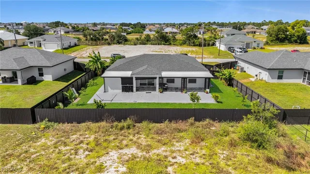 $2,300 | 3095 Northwest 4th Place, Cape Coral, FL 33993