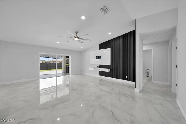 $2,300 | 3095 Northwest 4th Place, Cape Coral, FL 33993