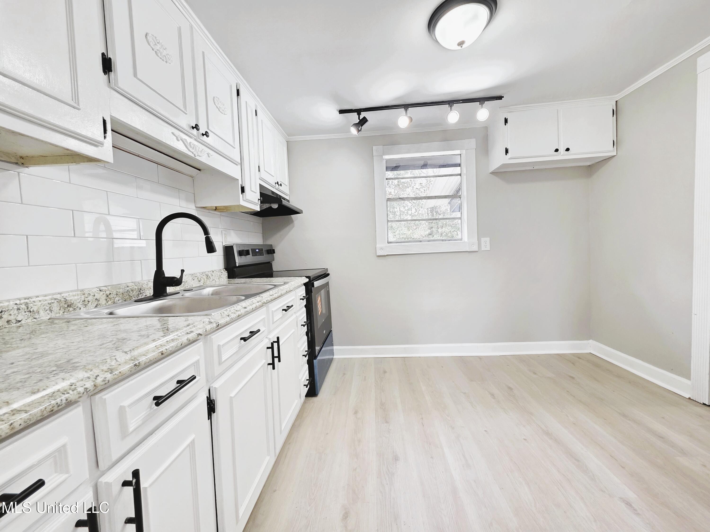 9619 Nevada Avenue Vancleave, MS 39565 - Photo 9 of 21 20251129_114602