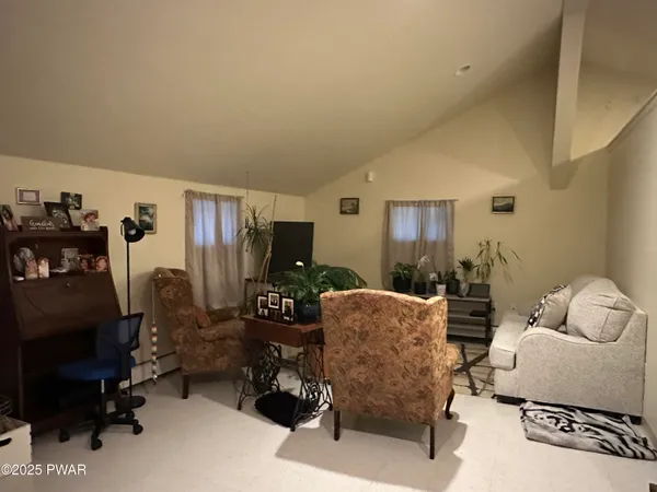 $1,500 | 114 8th Street, Unit 2, Milford, PA 18337