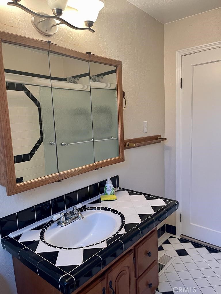 1308 Benedict Drive San Leandro, CA 94577 - Photo 6 of 16