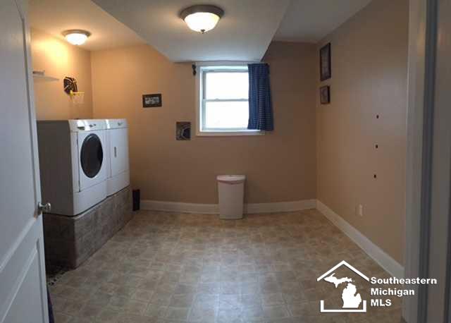20950 Ida Center Road Deerfield, MI 49238 - Photo 10 of 25 huge laundry