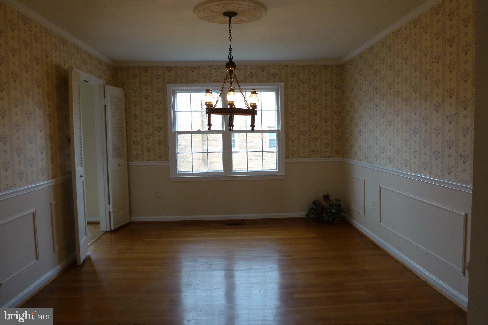 1742 Chain Bridge Road McLean, VA 22102 - Photo 4 of 17 Dining Room