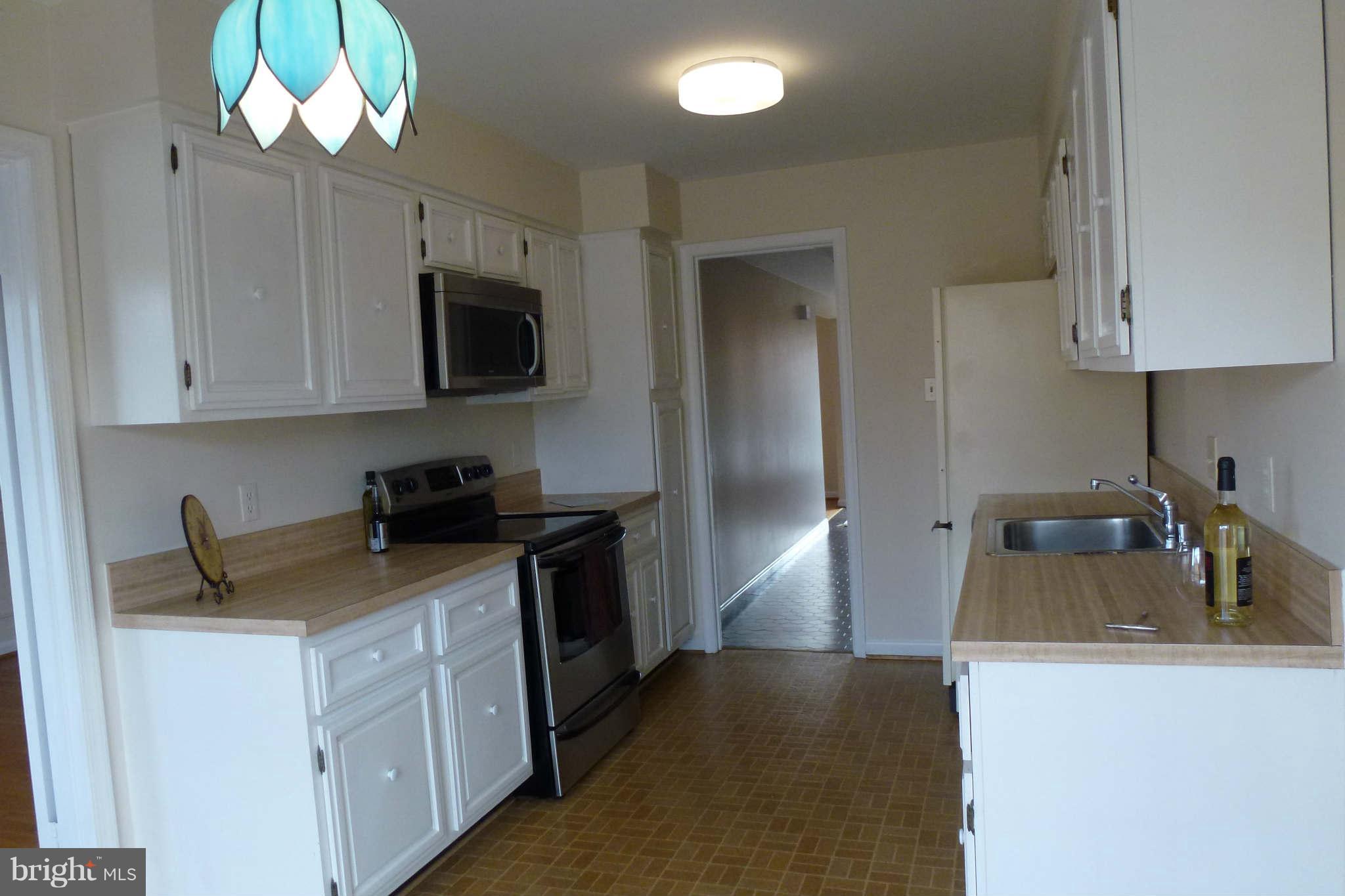 1742 Chain Bridge Road McLean, VA 22102 - Photo 5 of 17 Kitchen