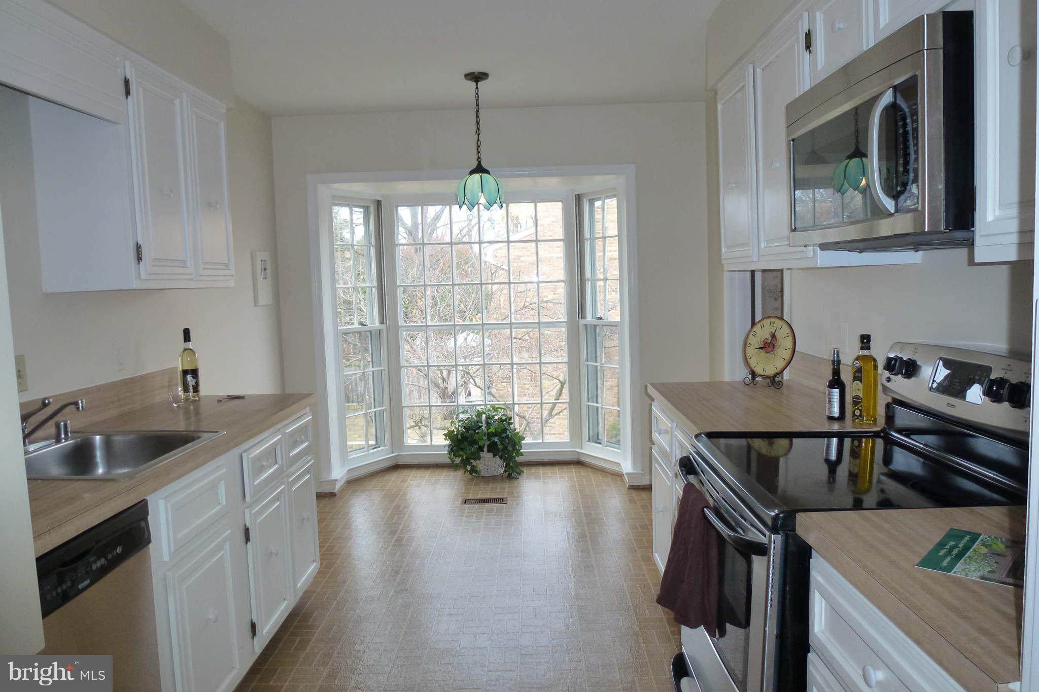 1742 Chain Bridge Road McLean, VA 22102 - Photo 6 of 17 Kitchen