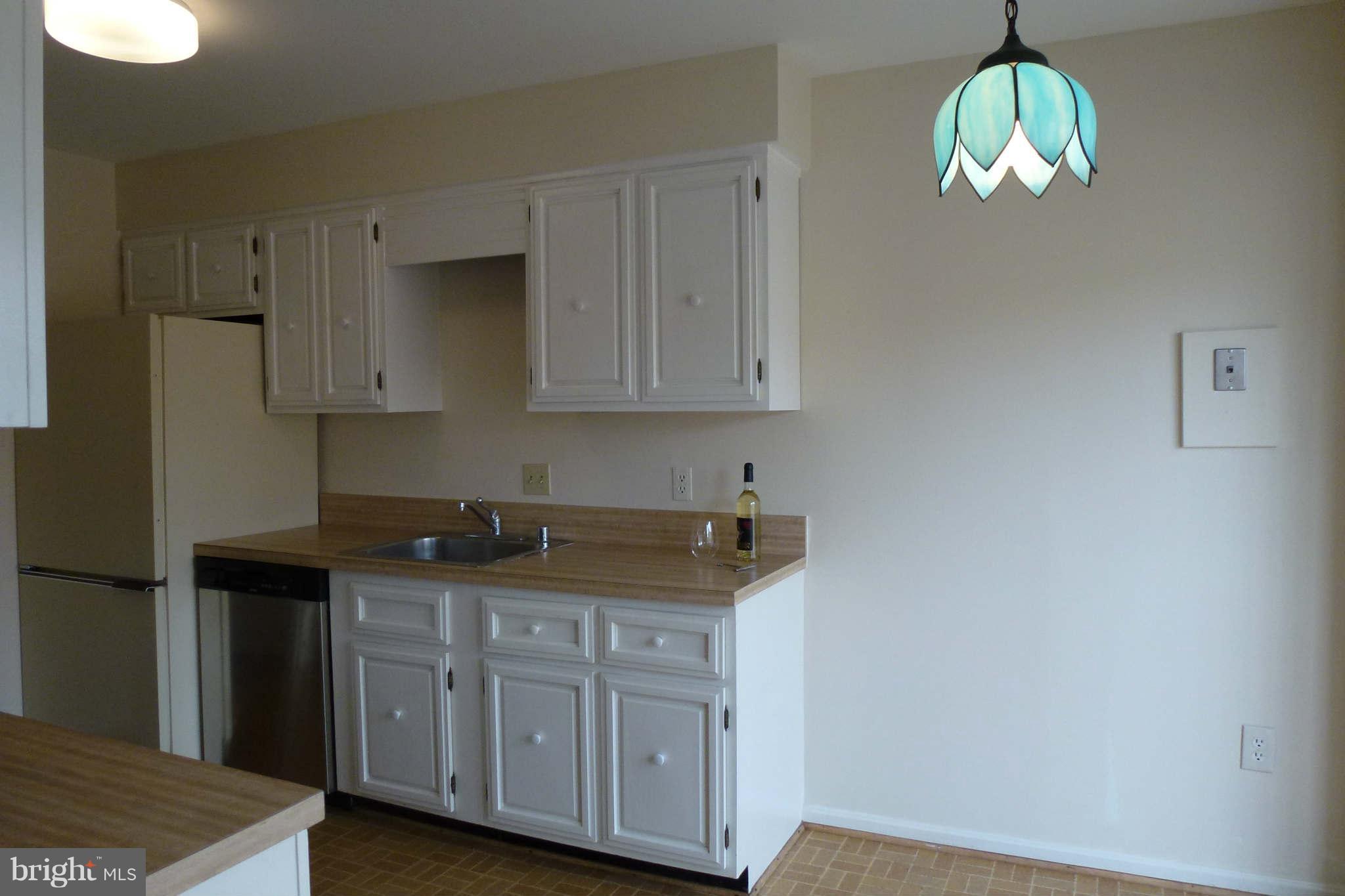 1742 Chain Bridge Road McLean, VA 22102 - Photo 7 of 17 Kitchen