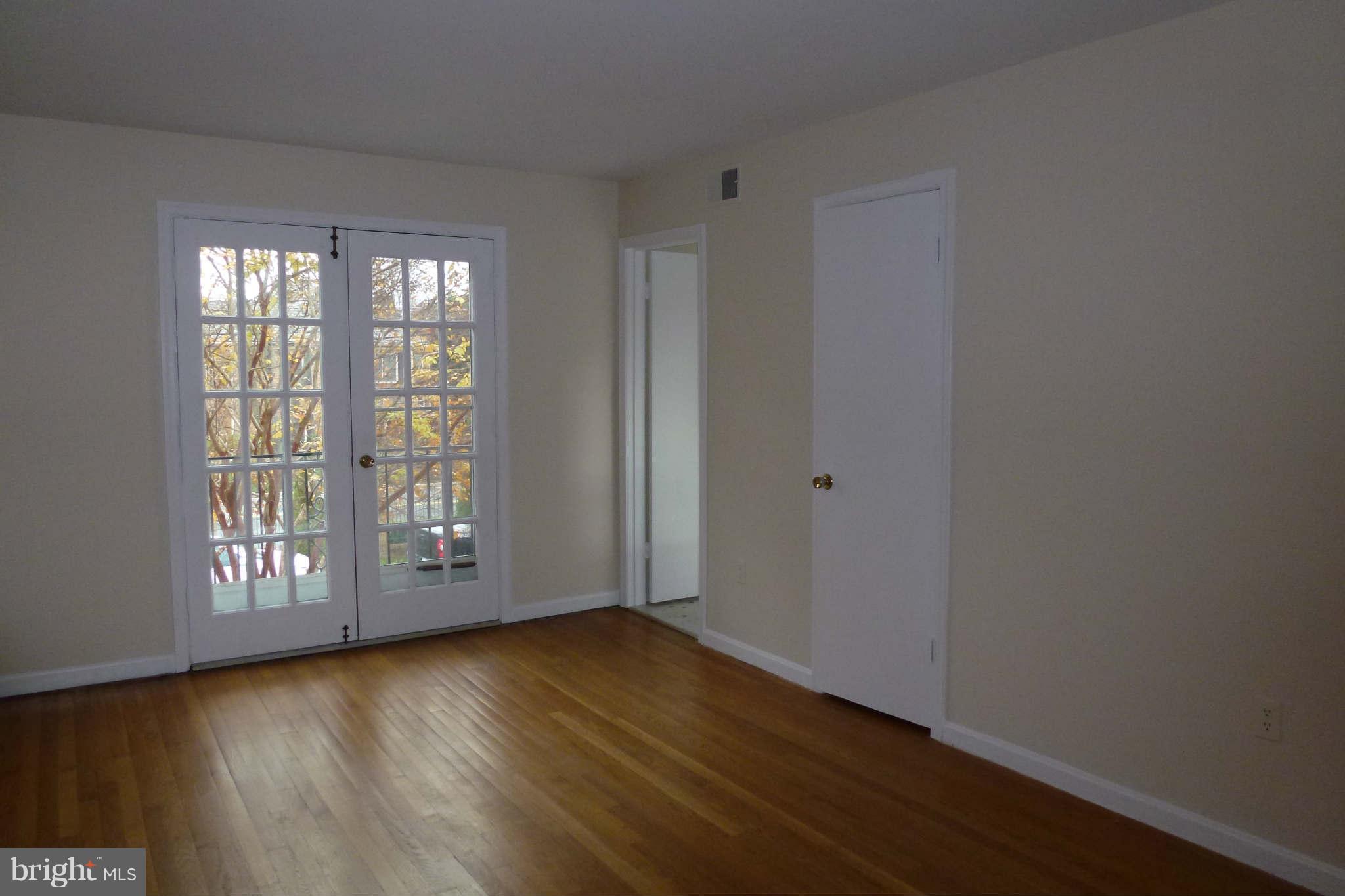 1742 Chain Bridge Road McLean, VA 22102 - Photo 10 of 17 Bath (Master) w/ French Doors to porch