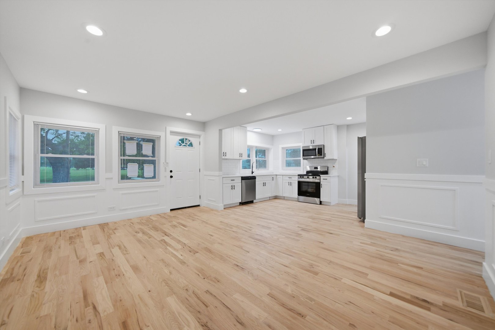 1327 South Wolf Road Hillside, IL 60162 - Photo 3 of 26 Gallery Image 3