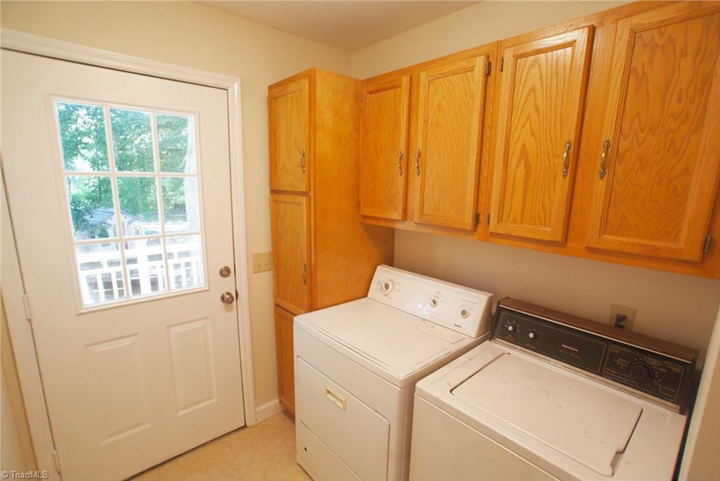 3212 Derby Circle High Point, NC 27265 - Photo 14 of 30 Laundry Room with Cabinets