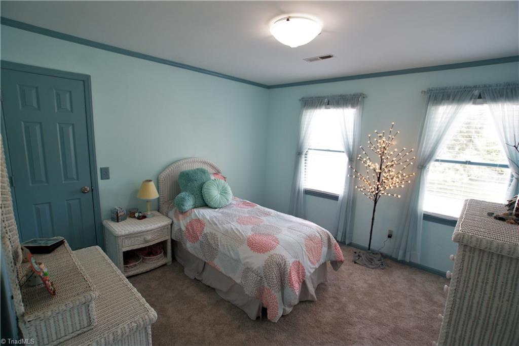 3212 Derby Circle High Point, NC 27265 - Photo 24 of 30 bedroom 11'4" x 11'8"