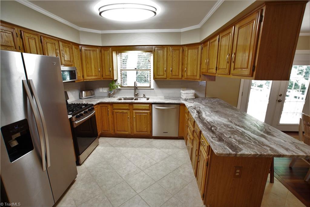 3212 Derby Circle High Point, NC 27265 - Photo 9 of 30