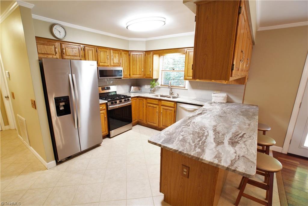 3212 Derby Circle High Point, NC 27265 - Photo 10 of 30