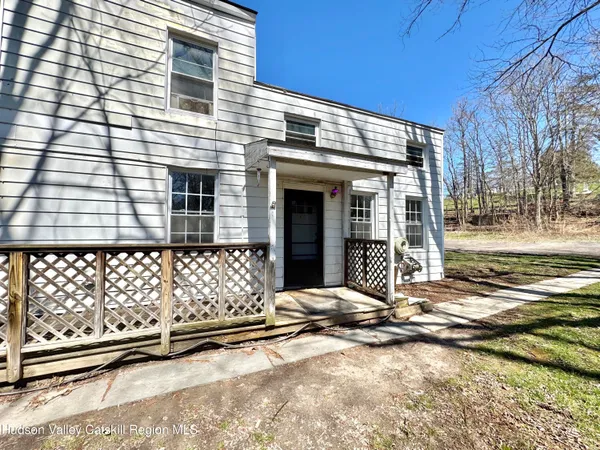 $1,400 | 46 North Street, Unit 6, Catskill, NY 12414