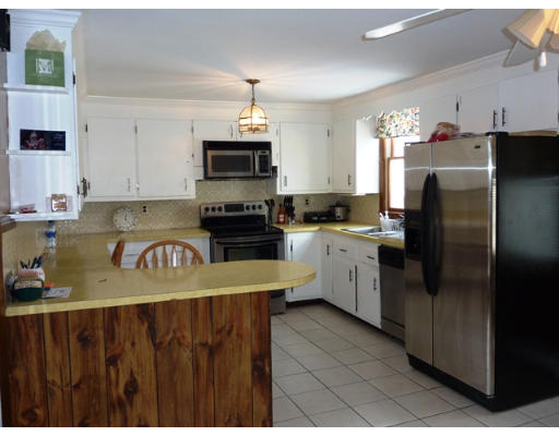 12 Sandy Hill Road Raynham, MA 02767 - Photo 5 of 18 Gallery Image 5