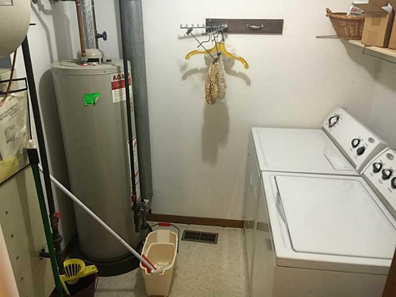 4250 Midfield Street, Unit 4250 Springfield, OH 45503 - Photo 5 of 9