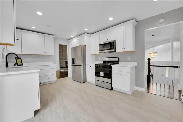 $3,500 | 1001 Oak Lane, Algonquin, IL 60102