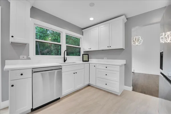 $3,500 | 1001 Oak Lane, Algonquin, IL 60102