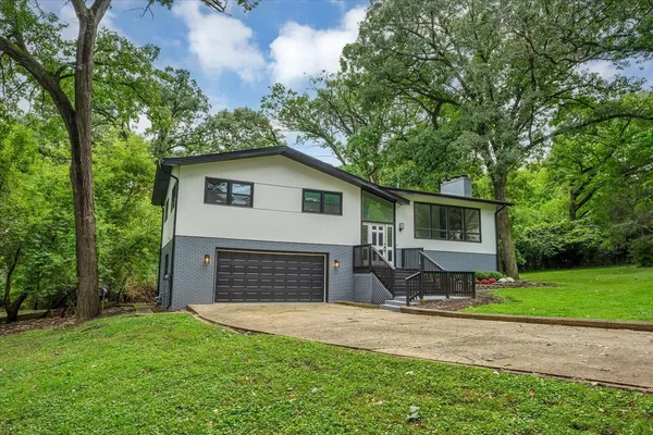 $3,500 | 1001 Oak Lane, Algonquin, IL 60102