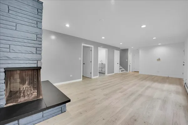 $3,500 | 1001 Oak Lane, Algonquin, IL 60102