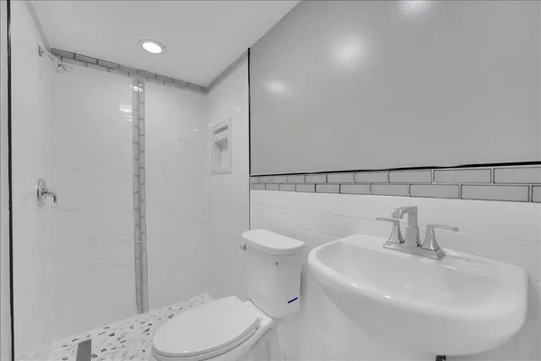 $3,500 | 1001 Oak Lane, Algonquin, IL 60102